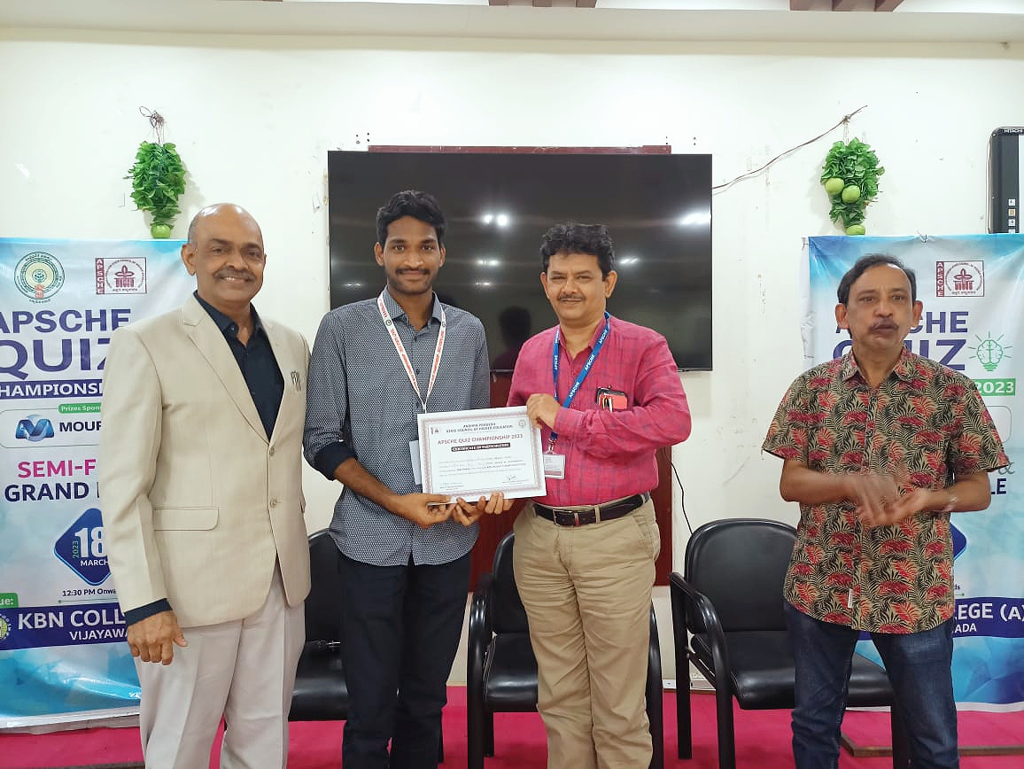T.Rakesh Naidu participated in Semi finals of APSCHE Quiz Competition